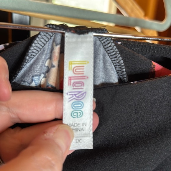 NEW Lularoe TC Tall & Curvy Black Purple Pink Floral Leggings Size 12-18 - Picture 3 of 5